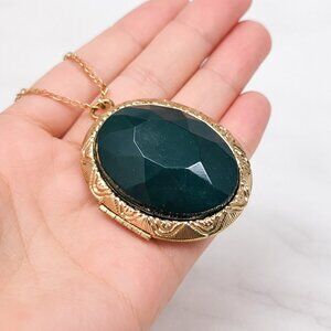 Vintage Gold Tone Oval Locket Necklace with Faceted Emerald Green Stone